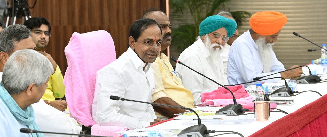 KCR holds meeting with leaders of farmers unions | SahilOnline