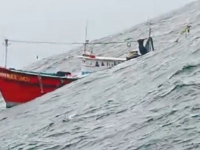 منگلورو : ڈوبتی کشتی سے 11 ماہی گیروں کو بچا لیا گیا