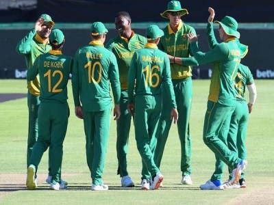 SA vs Ind, 1st ODI: Bavuma, van der Dussen and bowlers help hosts register 31-run win