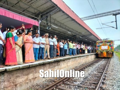 Union Minister symbolically inaugurates Konkan railway electrification project in Udupi
