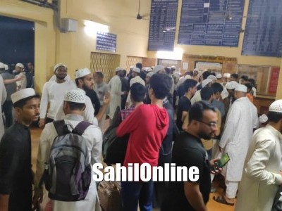 Batch of Bhatkal's Jamia Islamia leave for Nadwatul Ulama Arabic school in Lucknow by train for further studies