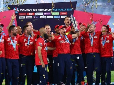   England won the T20 World Cup by defeating Pakistan by 5 wickets