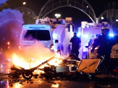  فیفا ورلڈ کپ: بیلجیئم کی شکست کے بعد برسلز شہر میں پھوٹا تشدد، مظاہرین نے گاڑیوں کو لگائی آگ