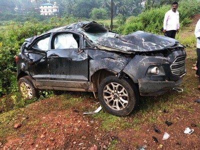1 dead, 4 injured as car topples on Bhatkal NH-66