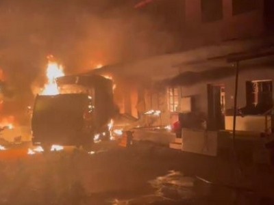 منگلورو : اڈیار آئس کریم گودام میں آتشزدگی - کروڑوں روپے کا نقصان ہونے کا امکان
