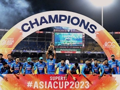 محمد سراج کی فائنل میں تباہ کن  گیند بازی ؛  ہندوستان نے سری لنکا کو10وکٹوں سے شکست  دے کر  رقم کی تاریخ،ہندوستان آٹھویں باربنا ایشیا کپ چمپئن