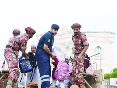 عمان میں سیلاب سے تباہی، 13 افراد جاں بحق،  لاپتہ لوگوں کی تلاش جاری