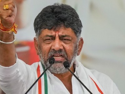 کرناٹک کے نائب وزیر اعلی  ڈی کے شیوکمار کے خلاف ضابطہ اخلاق کی خلاف ورزی کا مقدمہ
