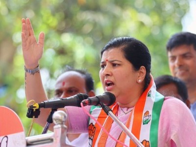 Dr. Anjali Nimbalkar Criticizes BJP's False Promises, Commends Congress for Delivering on Commitments in Joida
