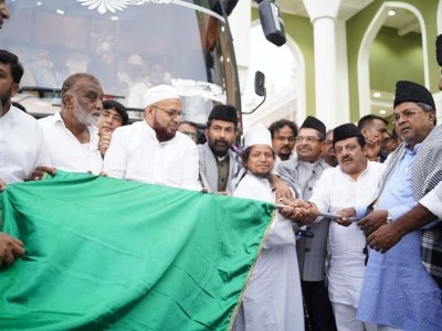 CM Siddaramaiah Participates in Farewell Ceremony for Haj Pilgrims