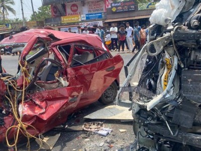 کاسرگوڈ کے منجیشور میں ایمبولینس اور کار کے درمیان خطرناک حادثہ - تین افراد ہلاک